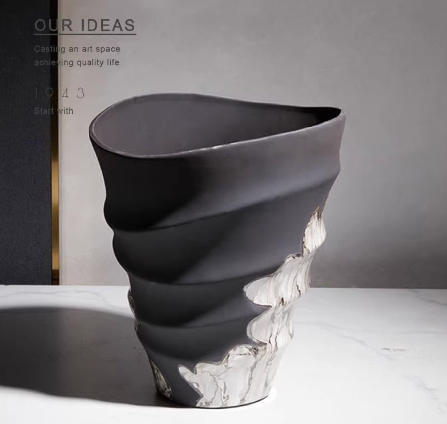 Wide-Mouth Ink-Wash Decorative Vase